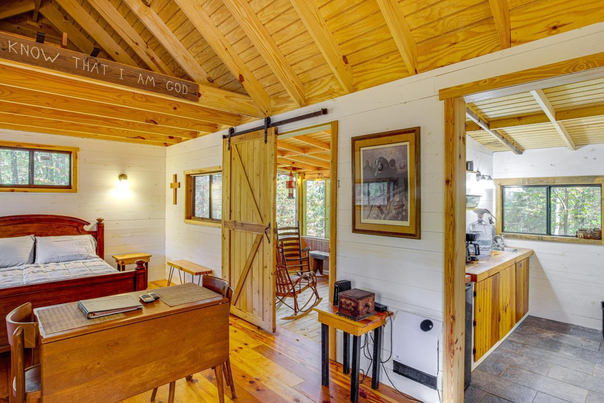 Secluded Tallassee Cabin With Fire Pit And Porch! 外观 照片