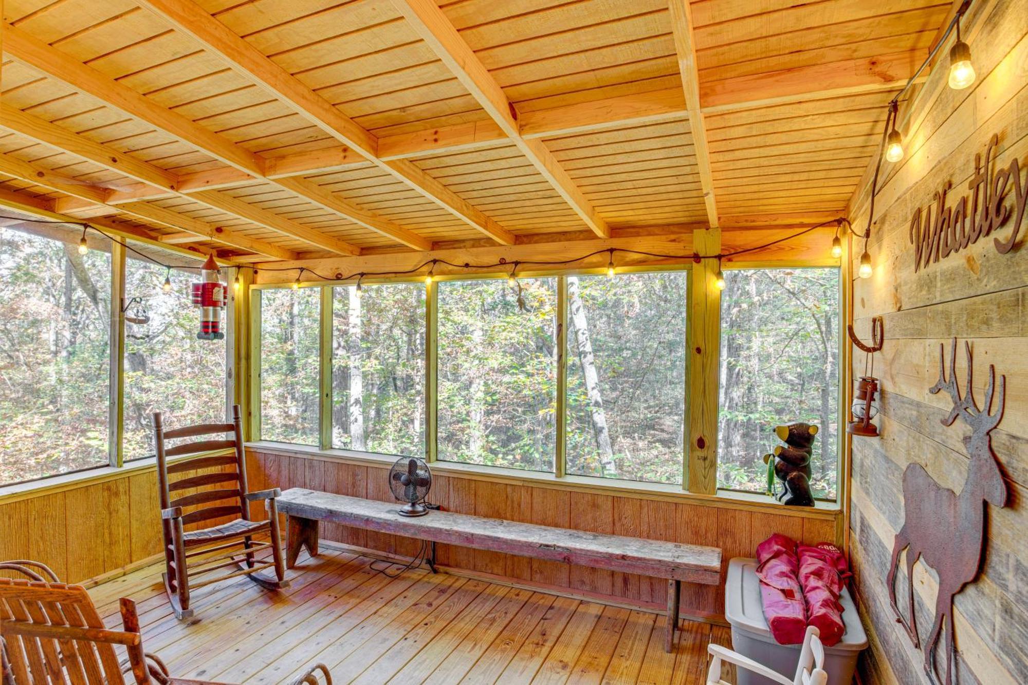 Secluded Tallassee Cabin With Fire Pit And Porch! 外观 照片