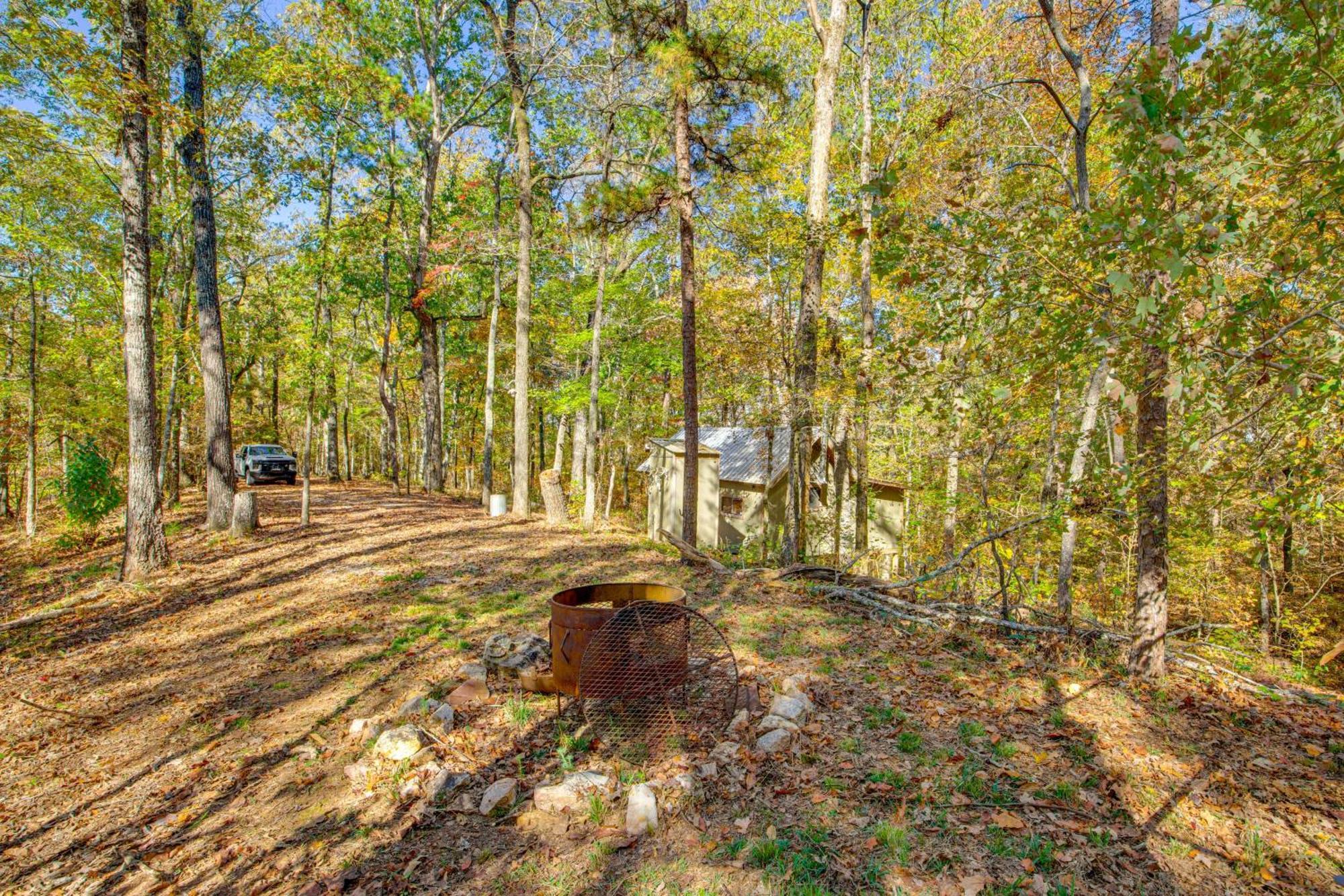 Secluded Tallassee Cabin With Fire Pit And Porch! 外观 照片