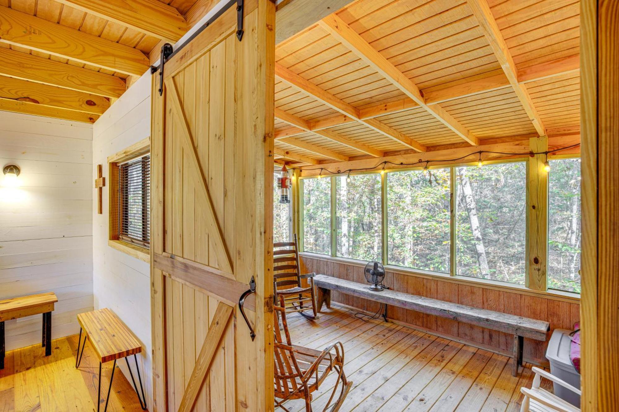 Secluded Tallassee Cabin With Fire Pit And Porch! 外观 照片